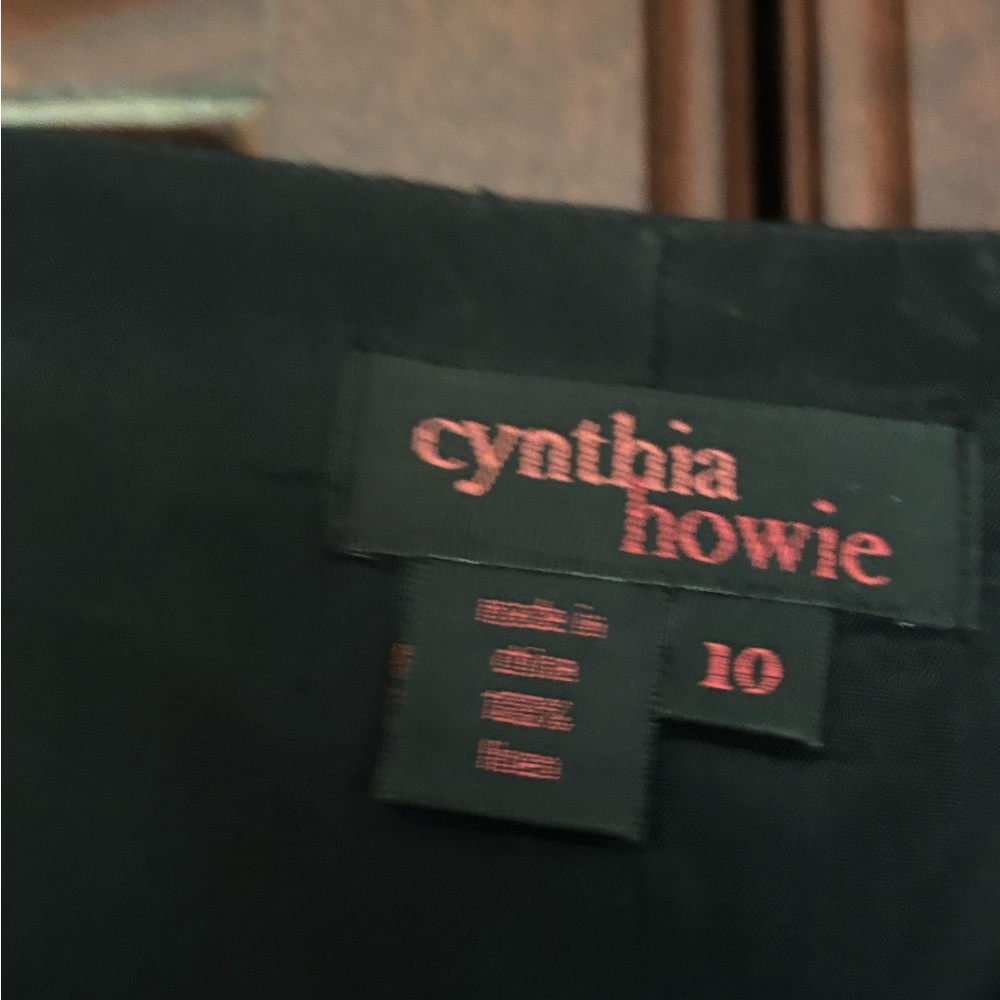 CYNTHIA HOWIE SIZE 10 - Picture 4 of 8